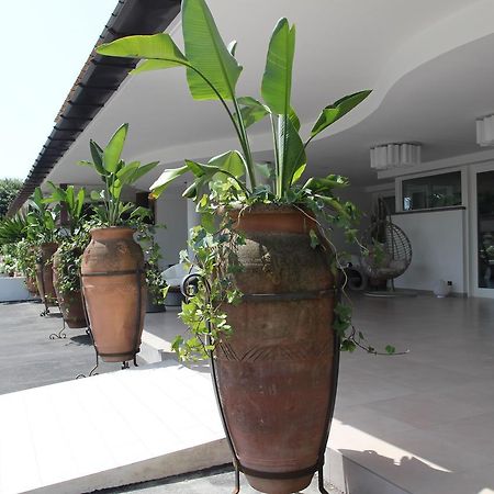 Love & Fama Hotel Sabaudia Exterior foto